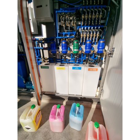 3 beállás, önkiszolgáló autómosó technológia szekrényben 